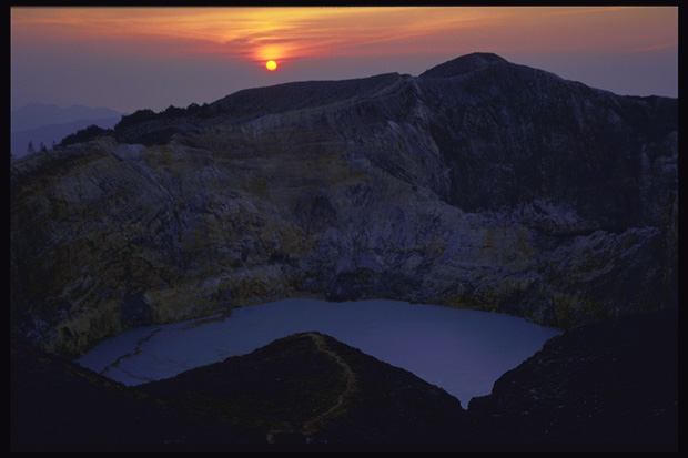 Mt Kelimutu, Moni, Flores